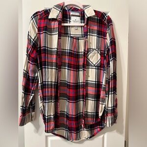 American eagle plaid button down boyfriend shirt.